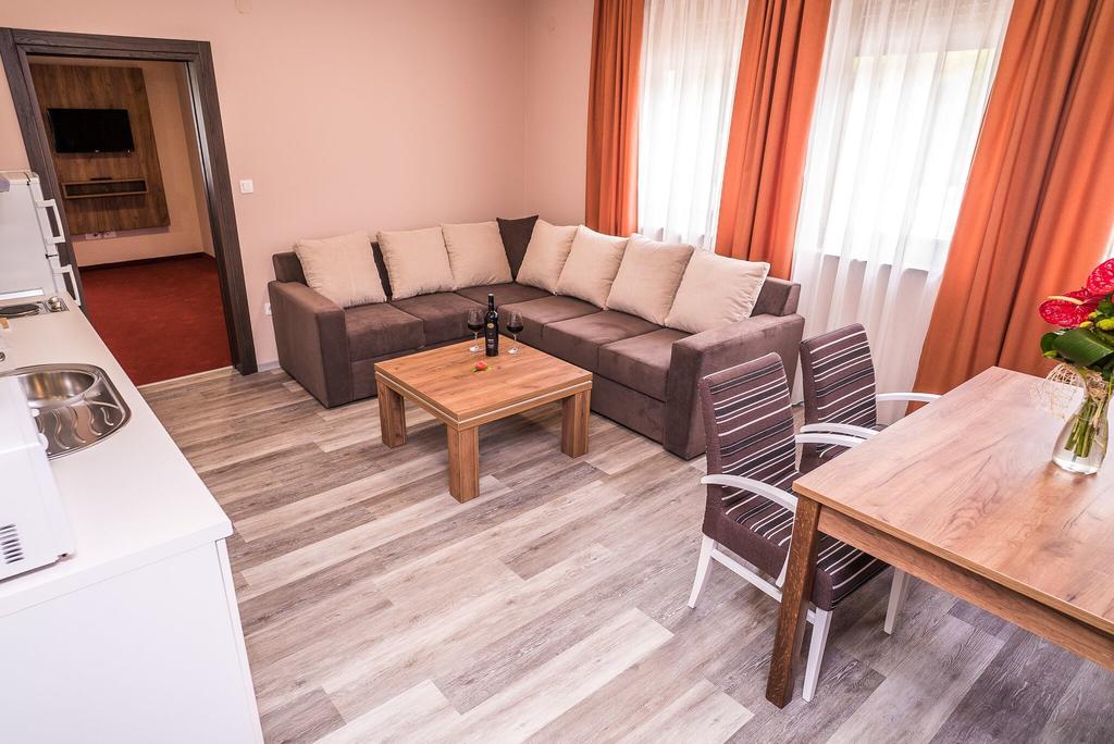 B&B Villa Angy Кореница Екстериор снимка